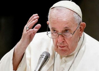 Francisco: “No hay ninguna contradicción para que un sacerdote se pueda casar”