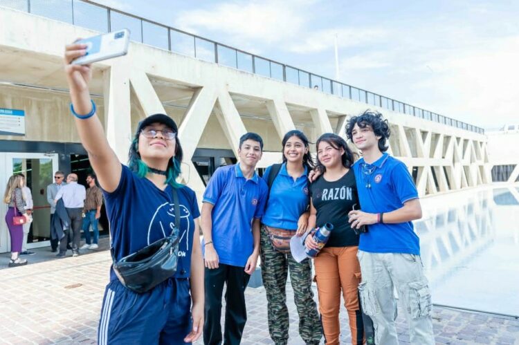 Masiva demanda para el plan de internet estudiantil gratuita