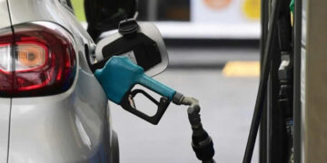 El Gobierno volvió a postergar el impuesto a los combustibles hasta julio