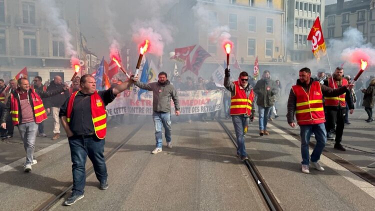 Hubo disturbios en la décima jornada de protestas en Francia