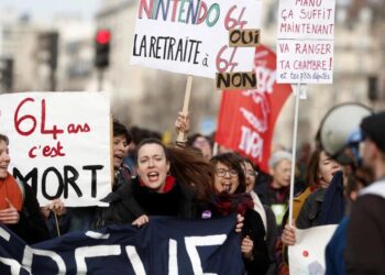 Gremios paralizarán Francia en rechazo a la reforma de Macron