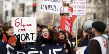 Gremios paralizarán Francia en rechazo a la reforma de Macron