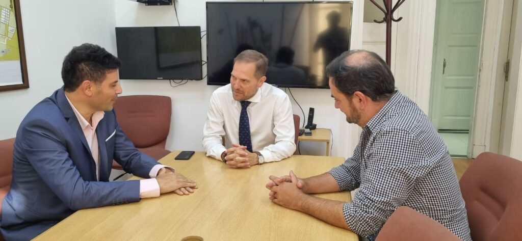 El acceso a internet, eje del encuentro de Gill con funcionarios del Enacom