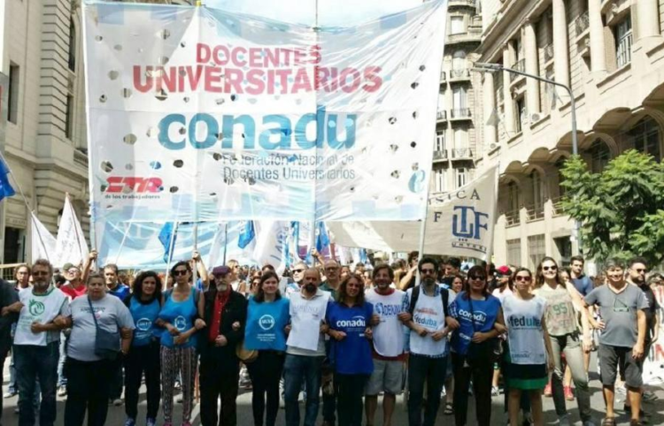 Docentes universitarios van al paro en rechazo a la oferta salarial