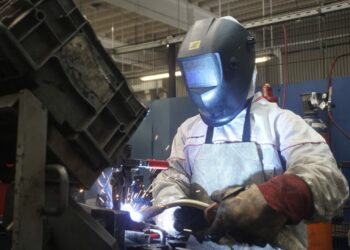 Preocupación de industriales por las trabas para importar insumos