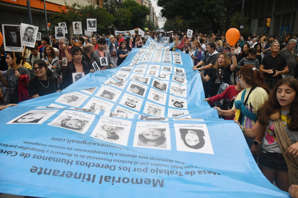 Una multitud se movilizó en Córdoba en el Día de la Memoria