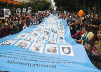 Una multitud se movilizó en Córdoba en el Día de la Memoria