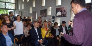 El Frente Civico realizó su homenaje en el Memorial del Cementerio San Vicente