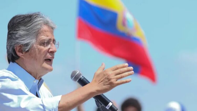 Denuncian a Lasso y Moreno