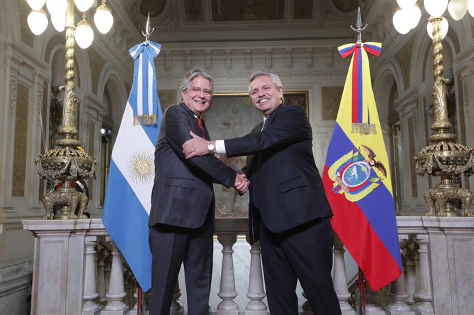 El Presidente le contestó a su par ecuatoriano: "Lastima la relación de nuestros pueblos"