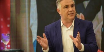 Llaryora: “Creo que deben usarse las pistolas Taser”