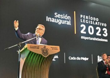 Llaryora sobre su gestión: «Retomamos la senda trazada por ese gran intendente, Martí”