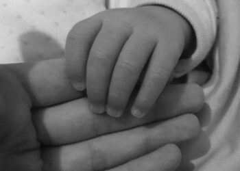 Convocan a familias de acogimiento para cuidar de tres hermanos de 1 a 5 años por un tiempo