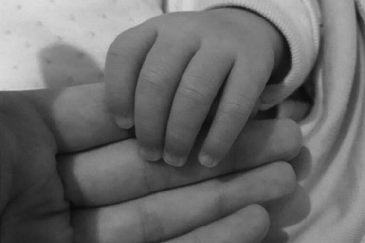 Convocan a familias de acogimiento para cuidar de tres hermanos de 1 a 5 años por un tiempo