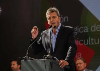 El Gobierno prepara un megacanje para la deuda en pesos que vence en 2023