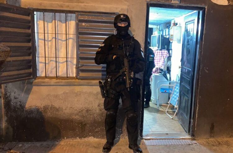 Barrio Marechal: desbarataron un punto de venta de cocaína que funcionaba en un domicilio