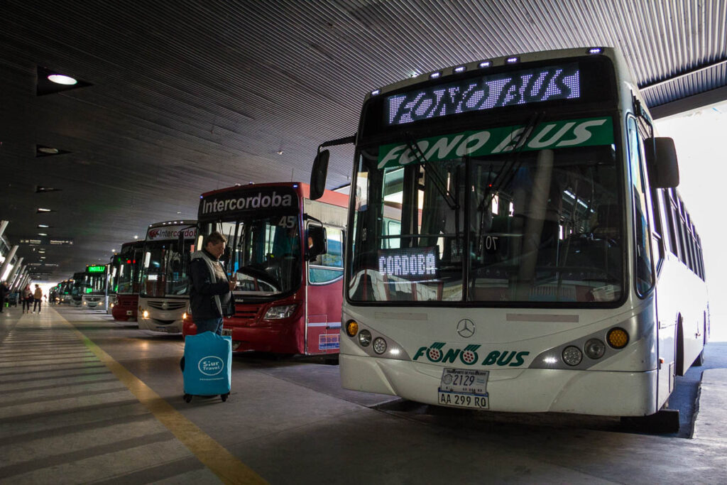 Una joven fue atacada y herida por un desconocido en la Terminal de Córdoba