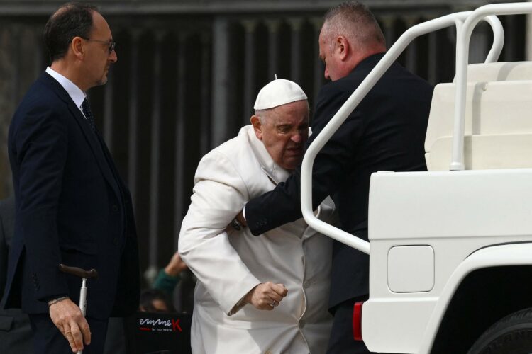 El Papa tiene una infección respiratoria
