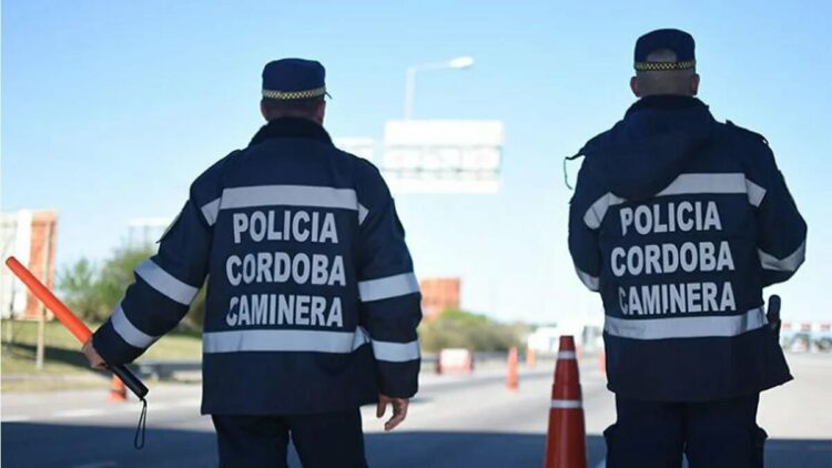 Subió el valor de las multas en la ciudad de Córdoba: ¿Cuánto cuesta cruzar en rojo?