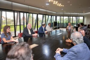 Schiaretti recibió al Comipaz tras la manifestación del lunes Schiaretti recibió al Comipaz tras la manifestación del lunes