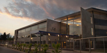 Se electrocutó un hombre en una fábrica de Villa Esquiú y la justicia clausuró el lugar