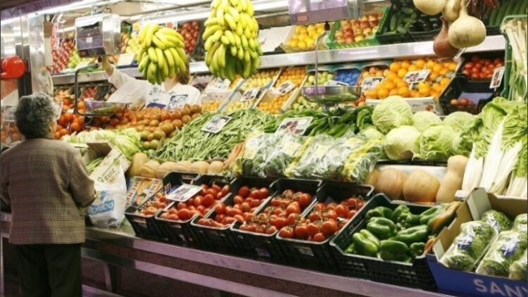 El precio de la canasta alimentaria cordobesa se disparó un 7,12% en solo un mes