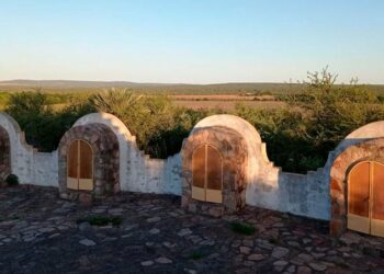 Un hombre que afirma ser “enviado de Dios” se filmó destruyendo el oratorio de Caminiaga