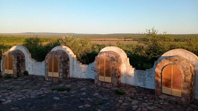 Un hombre que afirma ser “enviado de Dios” se filmó destruyendo el oratorio de Caminiaga