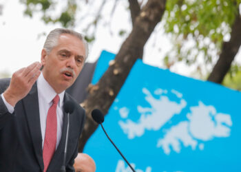 Fernández: «Vamos a recuperar nuestras Islas Malvinas por la vía pacífica»