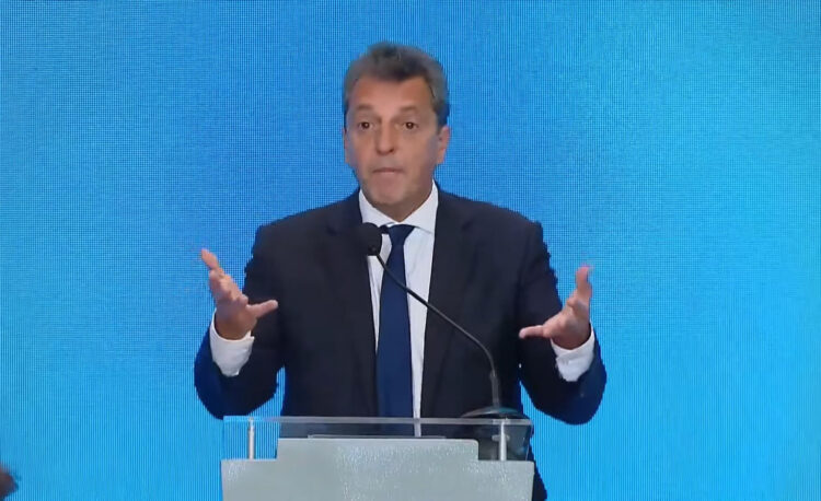 NOTICIAS ARGENTINAS BAIRES 
ABRIL 5: El ministro de 
economia Sergio Massa, anuncia 
el "Programa de Incremento de 
las Exportaciones"
Foto NA: imagen video