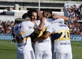 Con DT interino, Boca goleó a Barracas Central