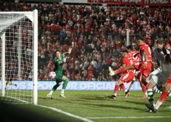 Instituto rescató un empate ante Banfield