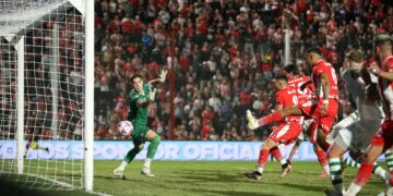 Instituto rescató un empate ante Banfield