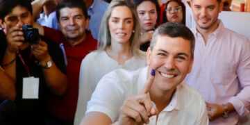 Santiago Peña es el nuevo presidente electo de Paraguay