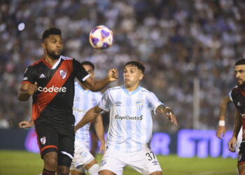 River empató con Atlético Tucumán y le da una pizca de esperanza a los de abajo