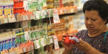 Los motivos por los que los precios de los alimentos aumentan más en Argentina que en otros países de la región