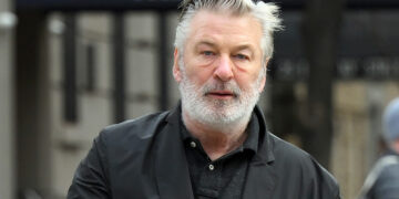 Alec Baldwin se libera de la acusación tras el accidente fatal en el set de «Rust»