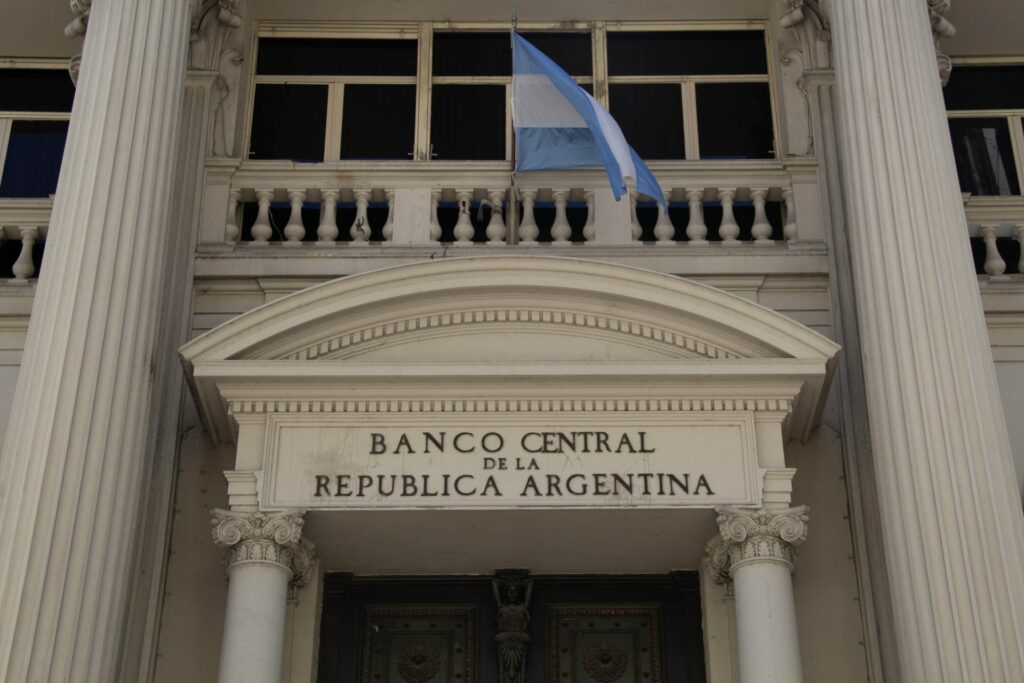 El Banco Central ya ofrece comprar dólares a $ 1.000