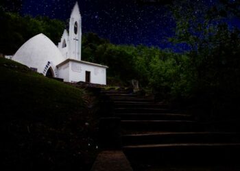 Unquillo se sumó al mes del astroturismo con nuevas actividades en la Capilla Buffo