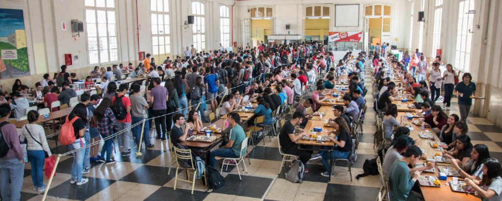 Estudiantes exigen la gratuidad del Comedor Universitaro