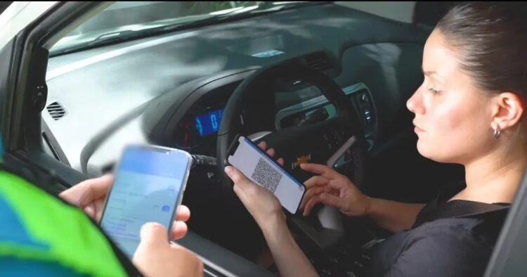 Tras la polémica, se autorizó el uso del carnet digital para conducir en la ciudad de Córdoba