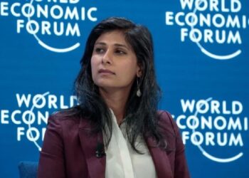 La subgerenta del FMI reclamó profundizar el ajuste en el país