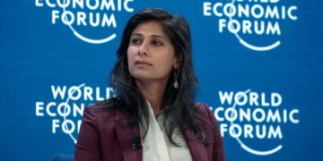 La subgerenta del FMI reclamó profundizar el ajuste en el país