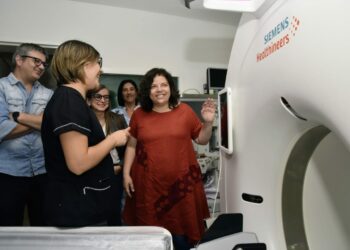 Vizzotti entregó dos tomógrafos e insumos en los hospitales Rawson y Misericordia