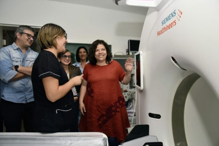 Vizzotti entregó dos tomógrafos e insumos en los hospitales Rawson y Misericordia