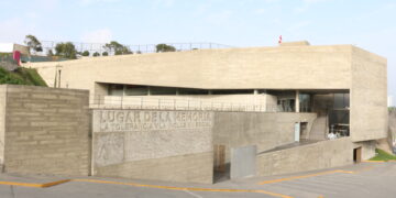 Acusan a la derecha peruana de pretender ocultar la memoria de la violencia de 1980-2000