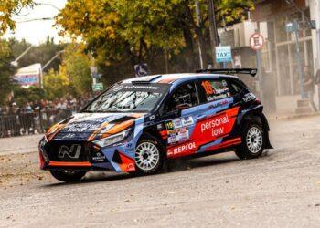 El paraguayo Fabrizio Zaldivar cerró como líder la jornada del viernes en Mina Clavero