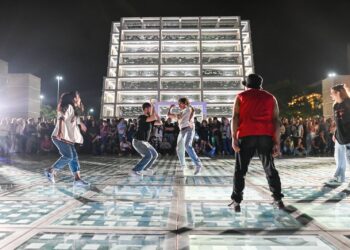 Arranca hoy un ciclo de “Sunsets” en Plaza España, con DJs y danza urbana al aire libre