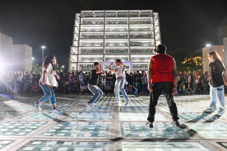 Arranca hoy un ciclo de “Sunsets” en Plaza España, con DJs y danza urbana al aire libre