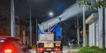 Ante el aumento de casos de dengue, fumigan en distintos barrios de la ciudad